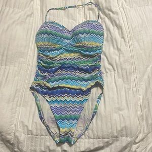 Very flattering fit one piece suit